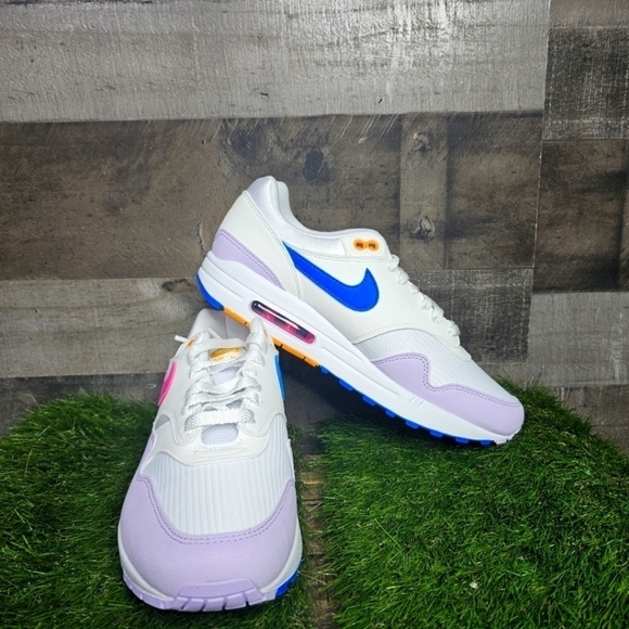 Nike Air Max 1 Casual Shoes - Picture 10 of 12